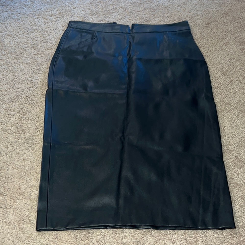 Zara Basic Size Medium Knee Length Faux Leather S… - image 1